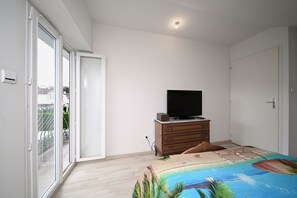 1 chambre, fer et planche Ă repasser, Wi-Fi gratuit, draps fournis