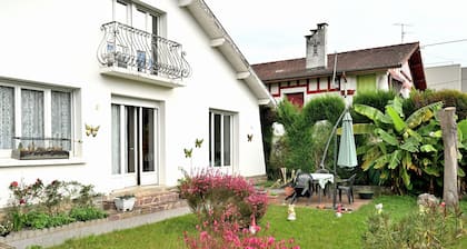 Maison d'hĂŽtes 'Chambre D'hĂŽtes Avec Balcon - 2 Prs' avec vue sur montagne, terrasse et Wi-Fi
