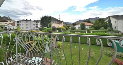 Maison d'hĂŽtes 'Chambre D'hĂŽtes Avec Balcon - 2 Prs' avec vue sur montagne, terrasse et Wi-Fi