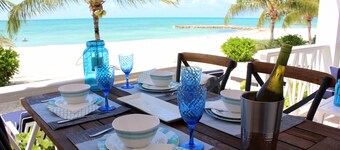 Blues Point Beach Front Gem - Right on the Sand at Palm Cay