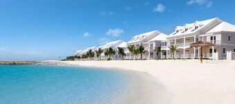 Directly on Beach! White Sand Turquoise Water at Your Doorstep-304 Blues Point