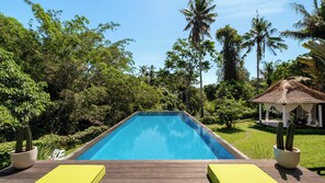 Piscine extérieure