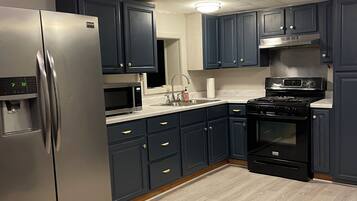 Refrigerador, microondas, parrilla de estufa y lavavajillas