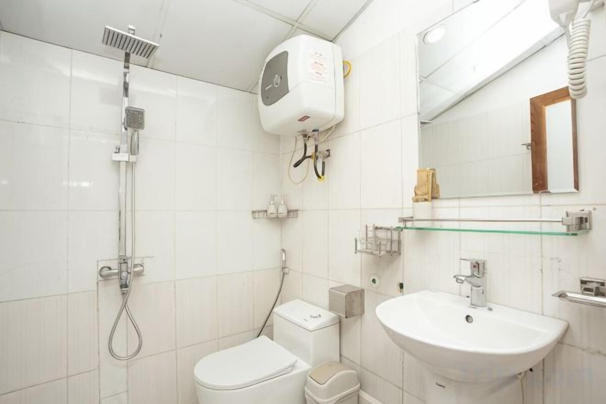 Bathroom | Shower, free toiletries, hair dryer, slippers