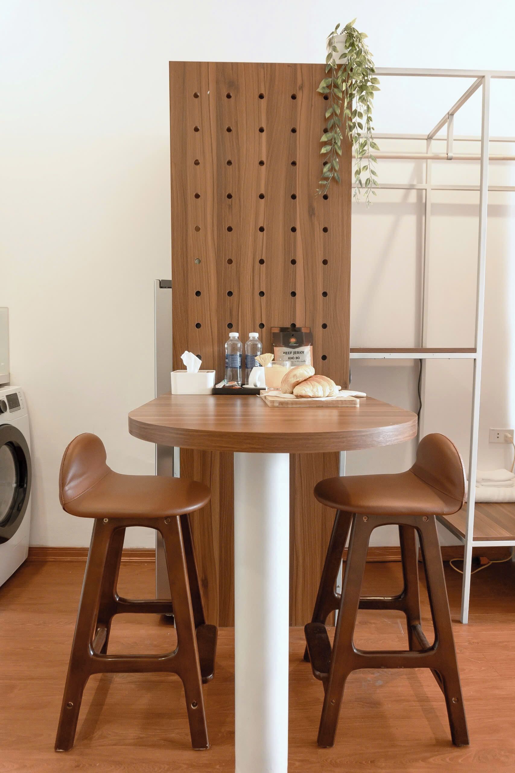 Căn hộ Deluxe, quang cảnh hồ | Minibar, khu vực làm việc phù hợp cho laptop 