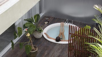 Deluxe Apartment, 1 Bedroom | Private spa tub
