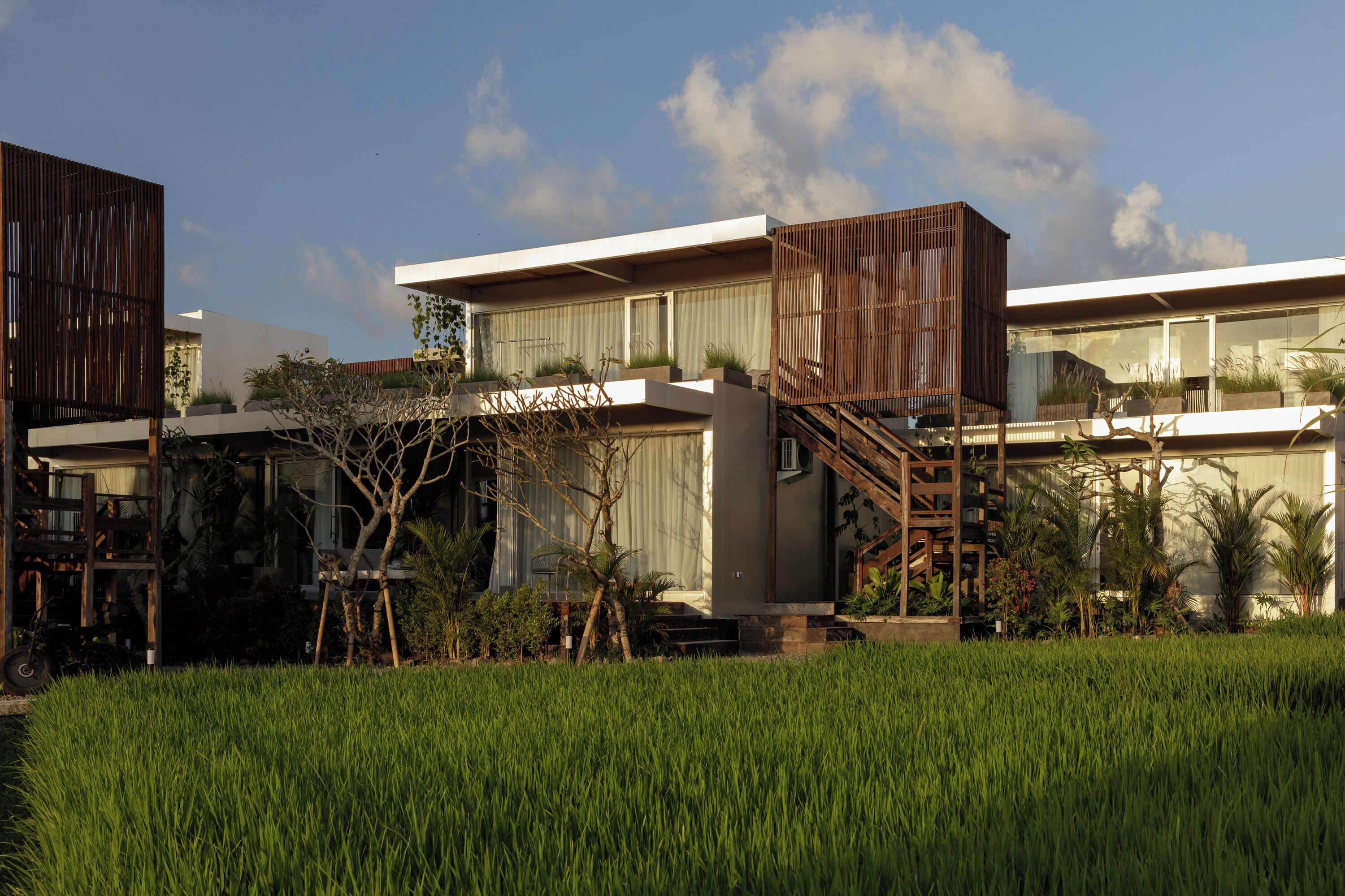 المنشأة من الخارج