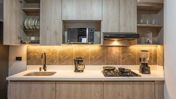 Fridge, microwave, oven, stovetop