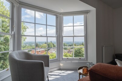Cosy 1BD in Malvern With Stunning Views