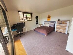4 bedrooms, WiFi, bed sheets
