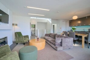 Smart-tv en een open haard