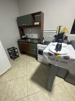 Maison Familiale, patio | Cuisine privée