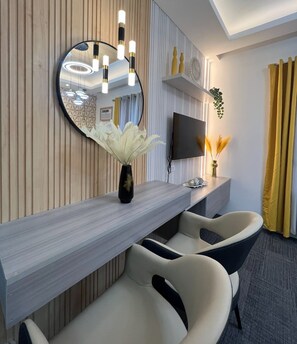 In-room dining - Rinann's Condotel Davao (Davao)