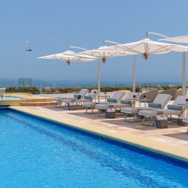 4 piscinas al aire libre