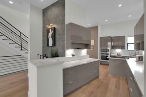 Fridge, microwave, oven, stovetop - Newly Constructed Winsome Village B - Galleria Area! (Houston)