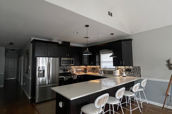 Kühlschrank, Mikrowelle, Ofen, Herdplatte