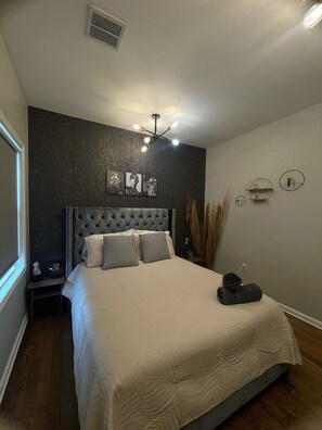 3 makuuhuonetta, silitysrauta/-lauta, ilmainen Wi-Fi, vuodevaatteet