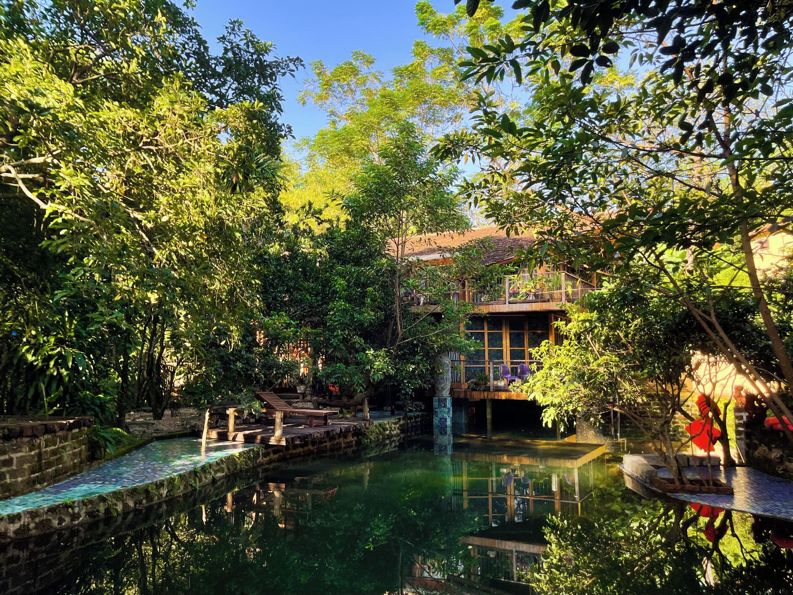 Family Studio Suite, Balcony | Living area