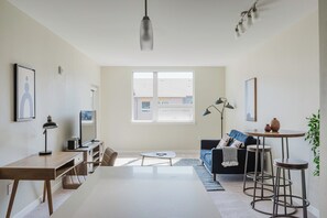 テレビ、ステレオ