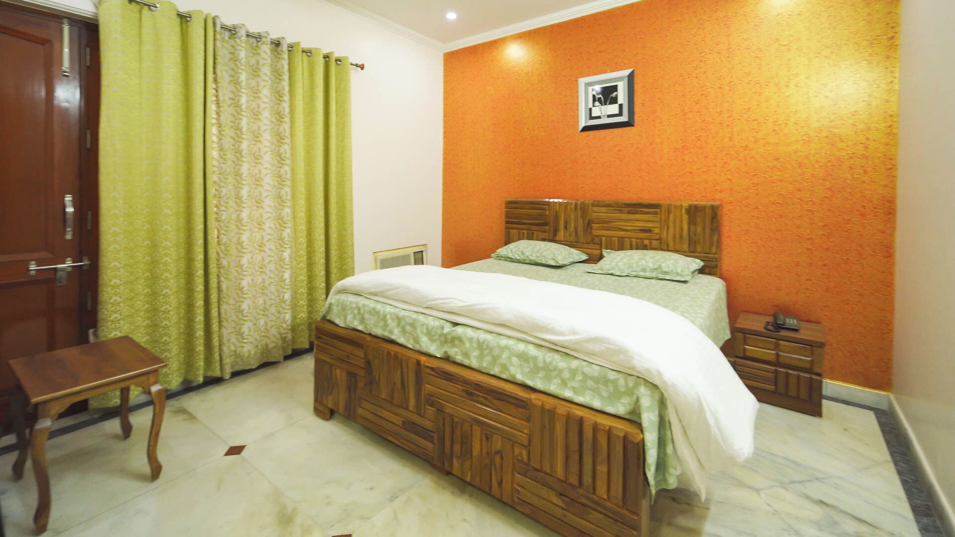 Deluxe Single Room, Balcony, City View | Desk, laptop workspace, blackout curtains, iron/ironing board