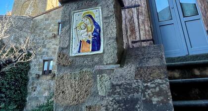 Elegant accommodation in the heart of Civita di Bagnoregio - Find your soul