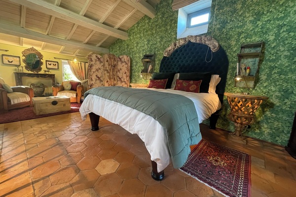 1 habitación, escritorio, wifi gratis y ropa de cama