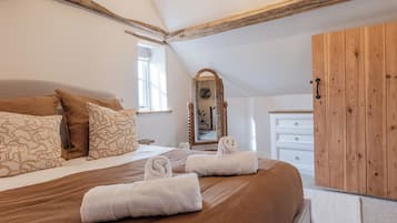 2 bedrooms, iron/ironing board, free WiFi