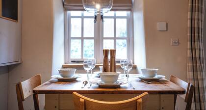 The Gamekeeper's Cottage-Stunning 2 Bed
