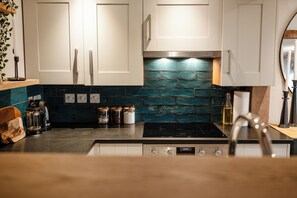 House, Patio, Garden View | Private kitchen