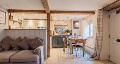 The Gamekeeper's Cottage-Stunning 2 Bed