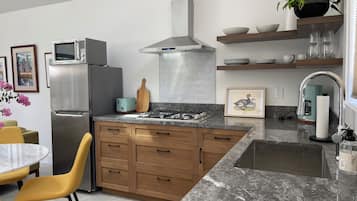 Microwave, stovetop