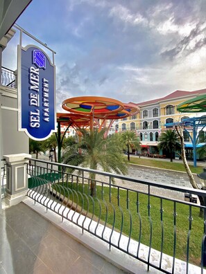 Deluxe tweepersoonskamer, balkon, uitzicht op de stad | Uitzicht vanaf balkon