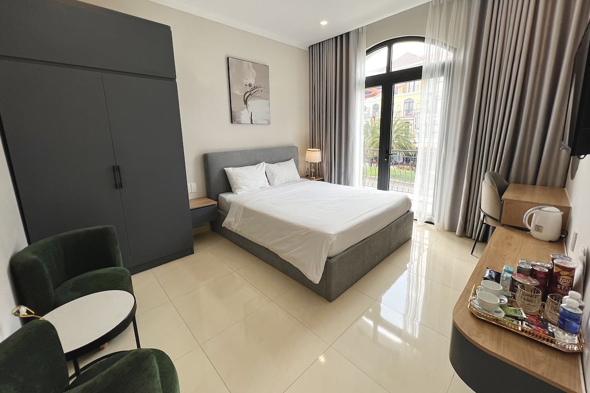 Deluxe Double Room, Balcony, City View