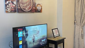 Comfort Studio, Non Smoking, City View | Desk, laptop workspace, blackout drapes, soundproofing