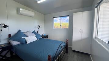 1 bedroom, iron/ironing board, free WiFi, bed sheets