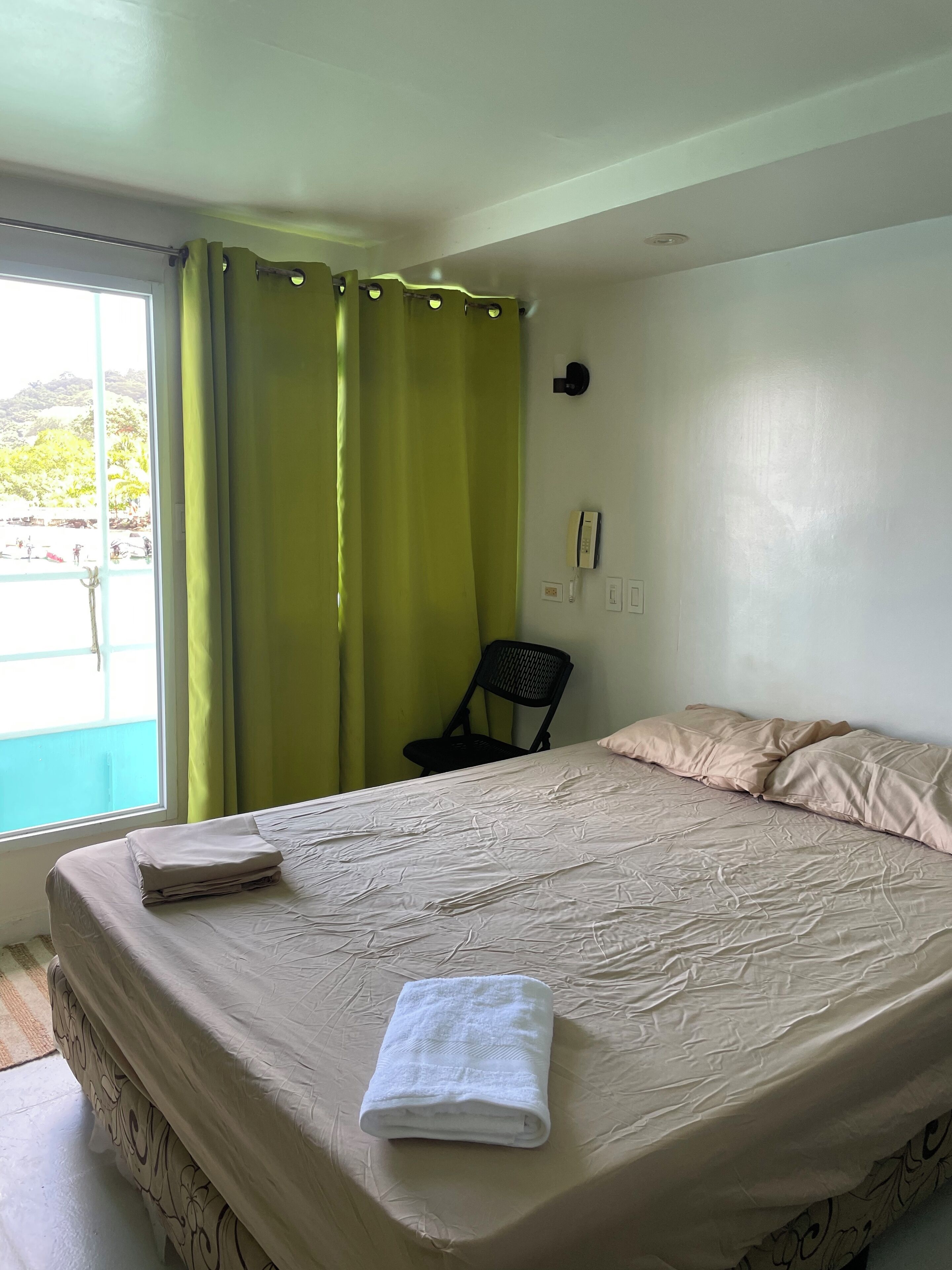 1 quarto, roupa de cama