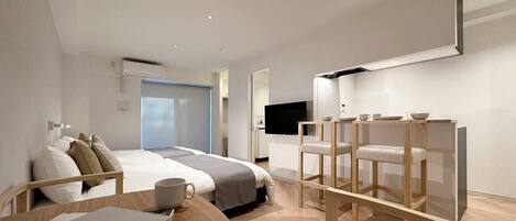 Iron/ironing board, WiFi, bed sheets