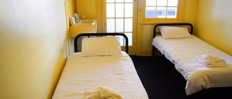 Twin Room, 2 Twin Beds | Iron/ironing board