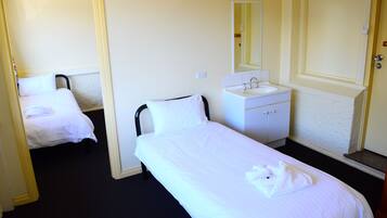 Kamar Quadruple, Beberapa Tempat Tidur | Setrika/meja setrika