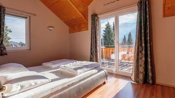 2 bedrooms, iron/ironing board, Internet