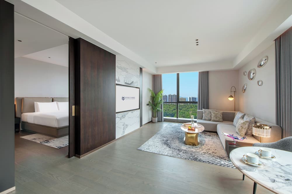 Meihua Airlines Theme Hotel