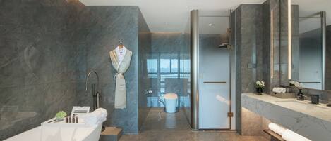 Executive Single Room | Premium bedding, down duvets, minibar, desk
