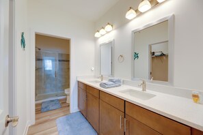 Towels - Bayfront Condo w/ Pool Access, Near Rehoboth Beach (Lewes)
