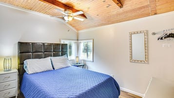 2 bedrooms, iron/ironing board, internet, bed sheets