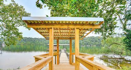 Cozy Cottage w/ Deck: Walk to Lake of the Ozarks!