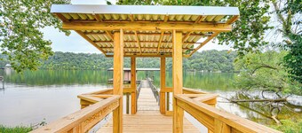 Cozy Cottage w/ Deck: Walk to Lake of the Ozarks!