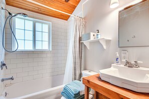 Hair dryer, towels - Cozy Cottage w/ Deck: Walk to Lake of the Ozarks! (Versailles)
