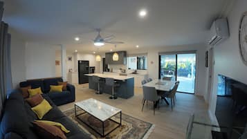 Älytelevisio, kirjoja