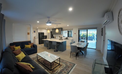 Great Family & Pet-Friendly Getaway, Sleeps 8