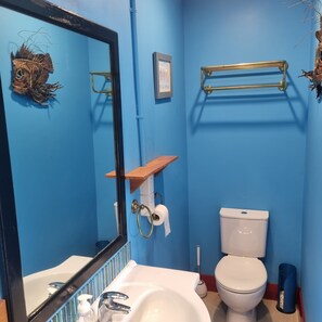 Hair dryer, towels - Lavender Cottage at Akaroa Lavender (Duvauchelle)